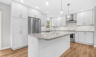 5915 LARPIN Ln, Alexandria, VA 22310