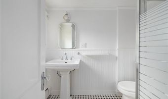 52 Pleasant View Rd, Warwick, RI 02888