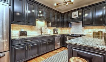 1 Indian Neck Ave 4, Branford, CT 06405