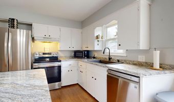 4 Arbania St, Auburn, ME 04210