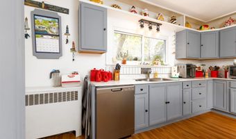 38 Elm St, Charlestown, NH 03603