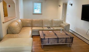 32 Wilbur Rd, Lincoln, RI 02865