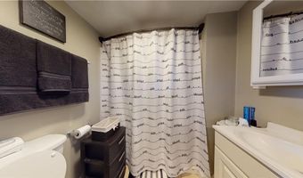44 Division St, Lincoln, RI 02838
