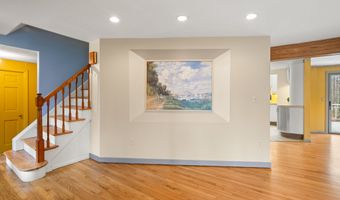 13 Chadwick Dr, Old Lyme, CT 06371
