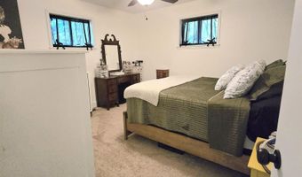 614 6th St NE, Arab, AL 35016