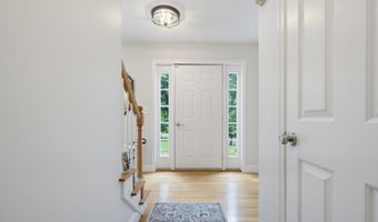 4 Hampshire Hills Dr, Bow, NH 03304