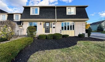 12 Cambridge Sq, Amherst, NY 14221