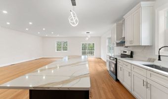 64 Highland Ave A, Attleboro, MA 02703