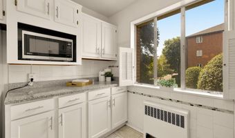 5301 WESTBARD Cir 210, Bethesda, MD 20816