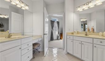 25 Southern View Dr, Narragansett, RI 02882