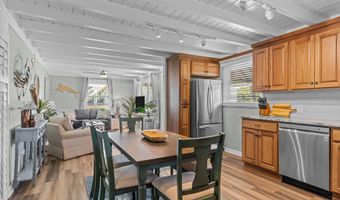 125 Pelican Dr, Atlantic Beach, NC 28512