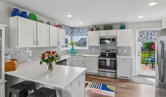 810 NE Meadow Landing Dr, Ankeny, IA 50021