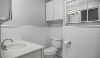 5102 Fosterburg Rd, Alton, IL 62002