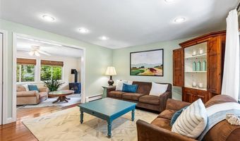 20 Terrace Dr, Barrington, RI 02806