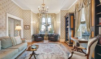 287 Gibbs Ave, Newport, RI 02840