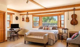 71 Calle Martinez, Arroyo Seco, NM 87514