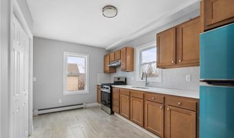35 Central St, Lincoln, RI 02838