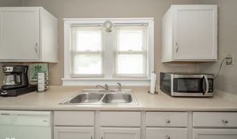 826 E 31st St, Anderson, IN 46016