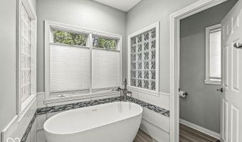 790 Foxboro Dr, Avon, IN 46123