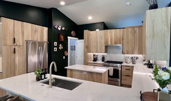 220 Parkside Dr, Bellevue, ID 83313