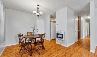8 Cedar Dr, Barboursville, WV 25504