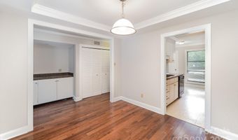 7925 Charter Oak Ln, Charlotte, NC 28226
