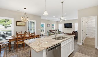 72 13th St, Apalachicola, FL 32320