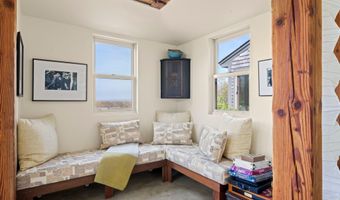19 Locust Ln, Aquinnah, MA 02535