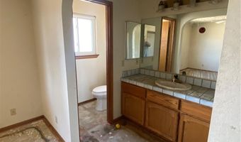 22764 Powhatan Rd, Apple Valley, CA 92308