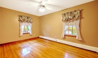 98 Iroquois Rd, Cumberland, RI 02864