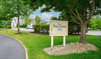 36 Newport St, Barnegat, NJ 08005