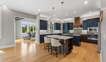 435 Dunwoody Dr, Aurora, OH 44202