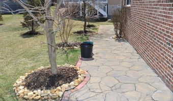 7582 VENTURE Dr, Alexandria, VA 22315