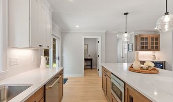 42 Hillside Ave, Bedford, MA 01730
