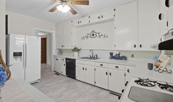 2004 Medfield Dr, Camden, SC 29020