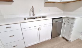 315 Willa St, Batesville, MS 38606