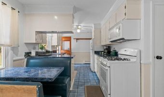 6 Wabasso Ter, Middletown, RI 02842