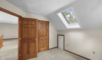 9 Maxwell Dr, Brookline, NH 03033
