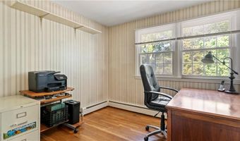 5 Fishing Cove Rd, North Kingstown, RI 02852