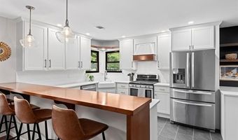 2930 W Cambridge Ct, Bartlesville, OK 74006