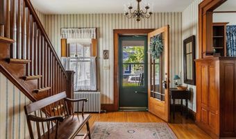 25 University Ter, Burlington, VT 05401