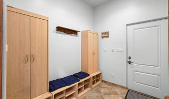 325 Braught Ln, Bosque Farms, NM 87068