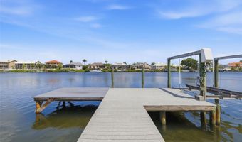 831 CHIPAWAY Dr, Apollo Beach, FL 33572