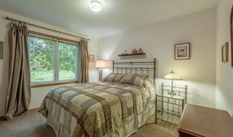 7549 W Village Crest Dr, Madison, WI 53719