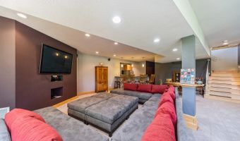7980 NE 27th Ave, Altoona, IA 50009