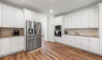 21 AURORA Cir, Barnegat, NJ 08005