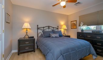 38 Holly Dr, Parlin, NJ 08859