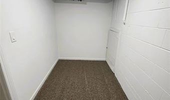 215 Almont Ave, Almont, MI 48003