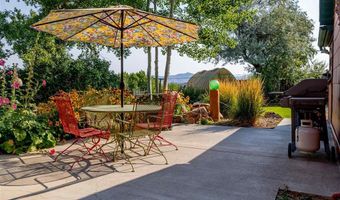 89 W Rocky Rd, Cody, WY 82414