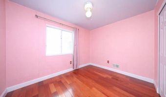 246 Jamie Ln, Staten Island, NY 10312